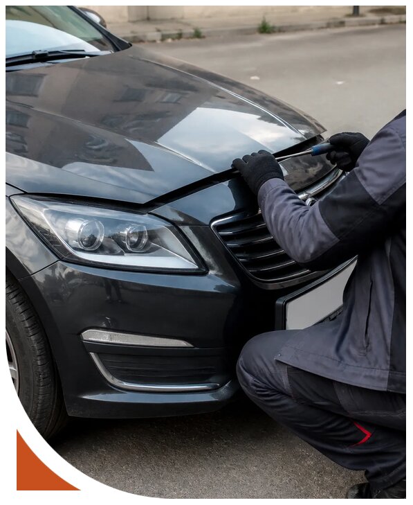 Вскрытие капота автомобиля в Елизове от 2532 р. | Разлок-Лзв